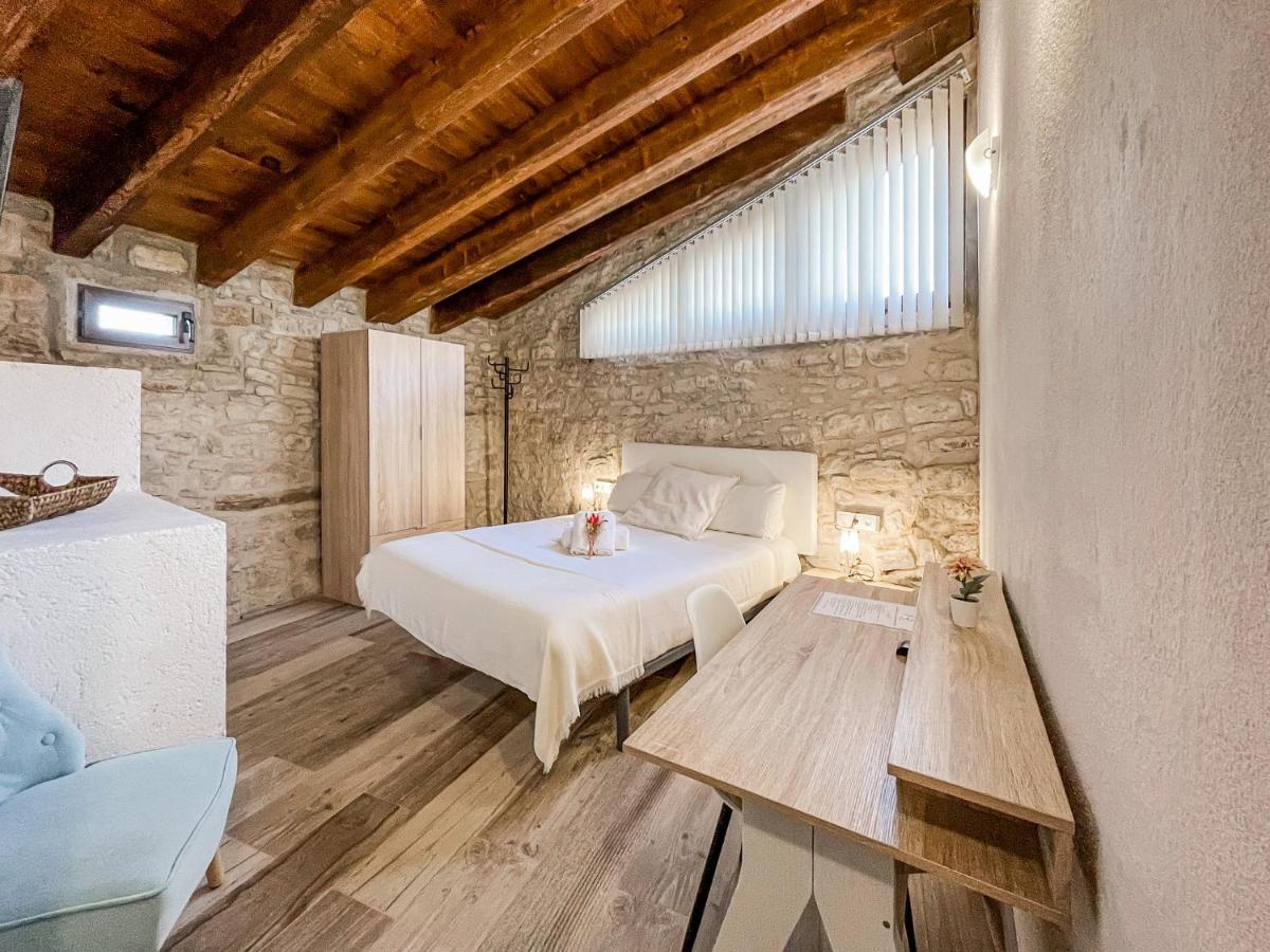 El Forn De Freixenet Con Servicios De Un Hotel Lleida Exteriér fotografie