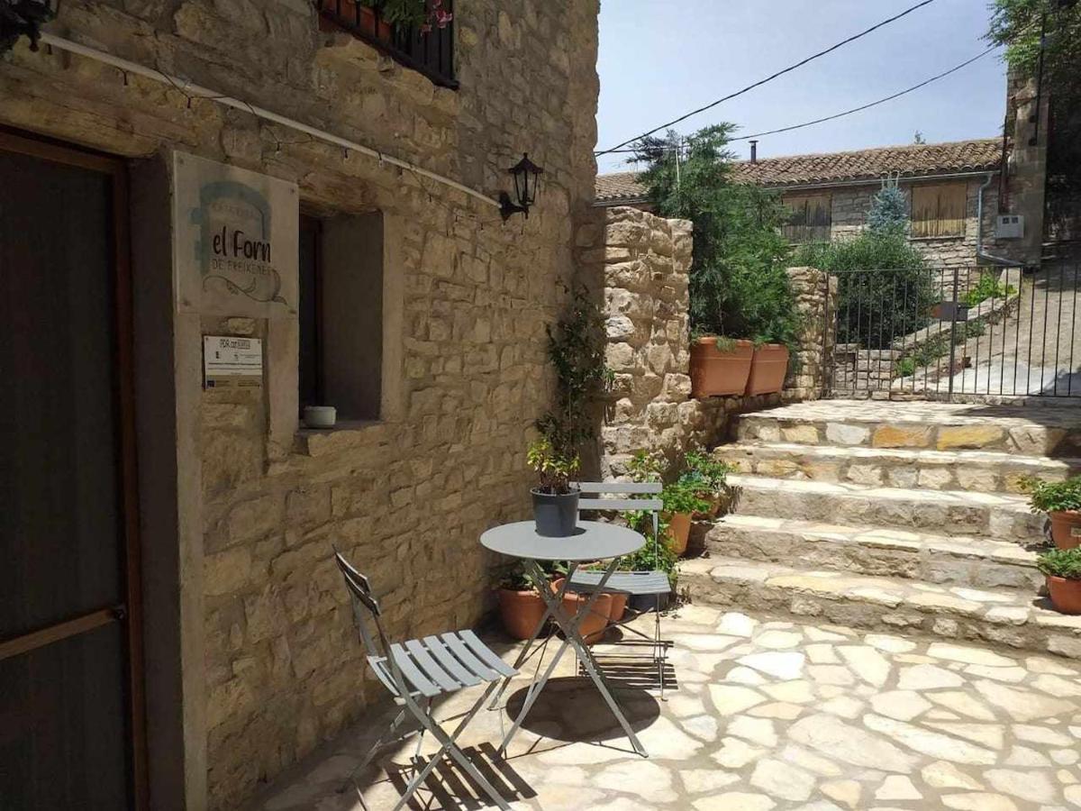 El Forn De Freixenet Con Servicios De Un Hotel Lleida Pokoj fotografie